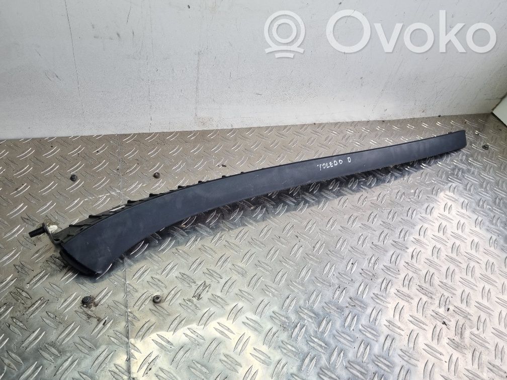 Seat Toledo III (5P) Windshield trim 