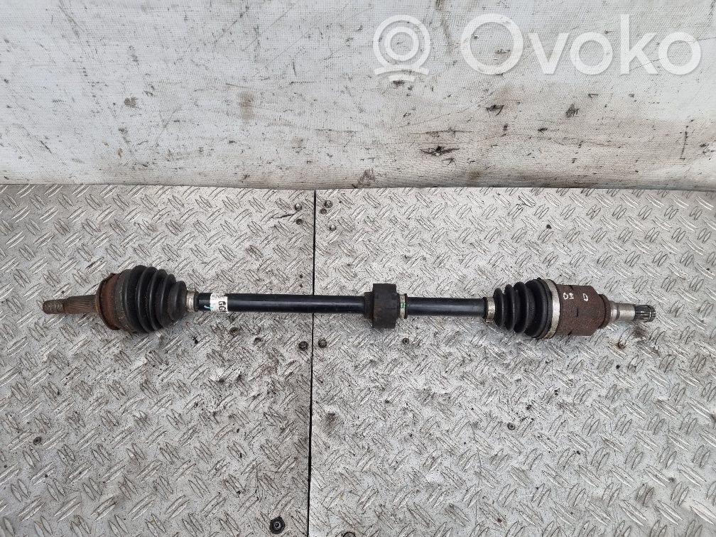 Toyota Yaris Priekinis pusašis 