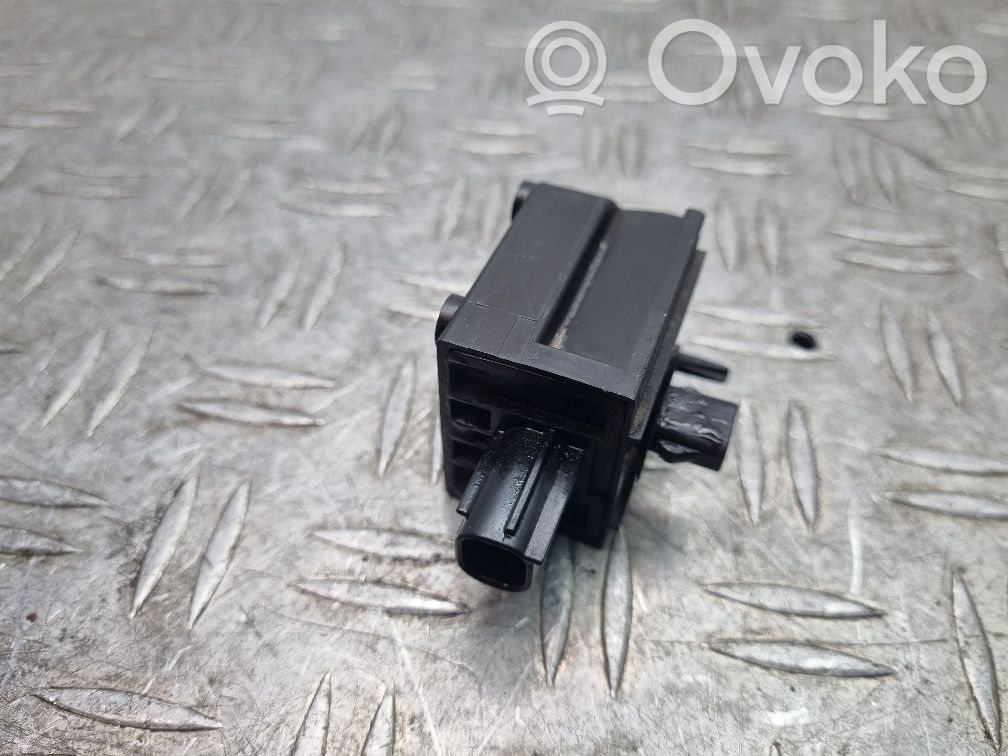 Mazda CX-5 Alarm relay 