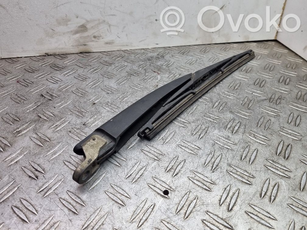 Ford Focus Ramię wycieraczki szyby tylnej 