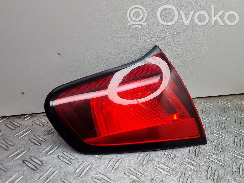 Citroen C3 Aizmugurējais lukturis pārsegā 