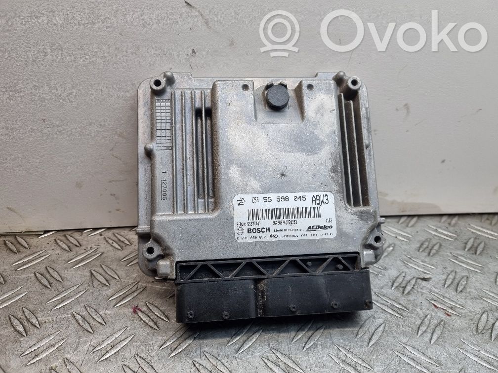 Opel Astra J Engine control unit/module 
