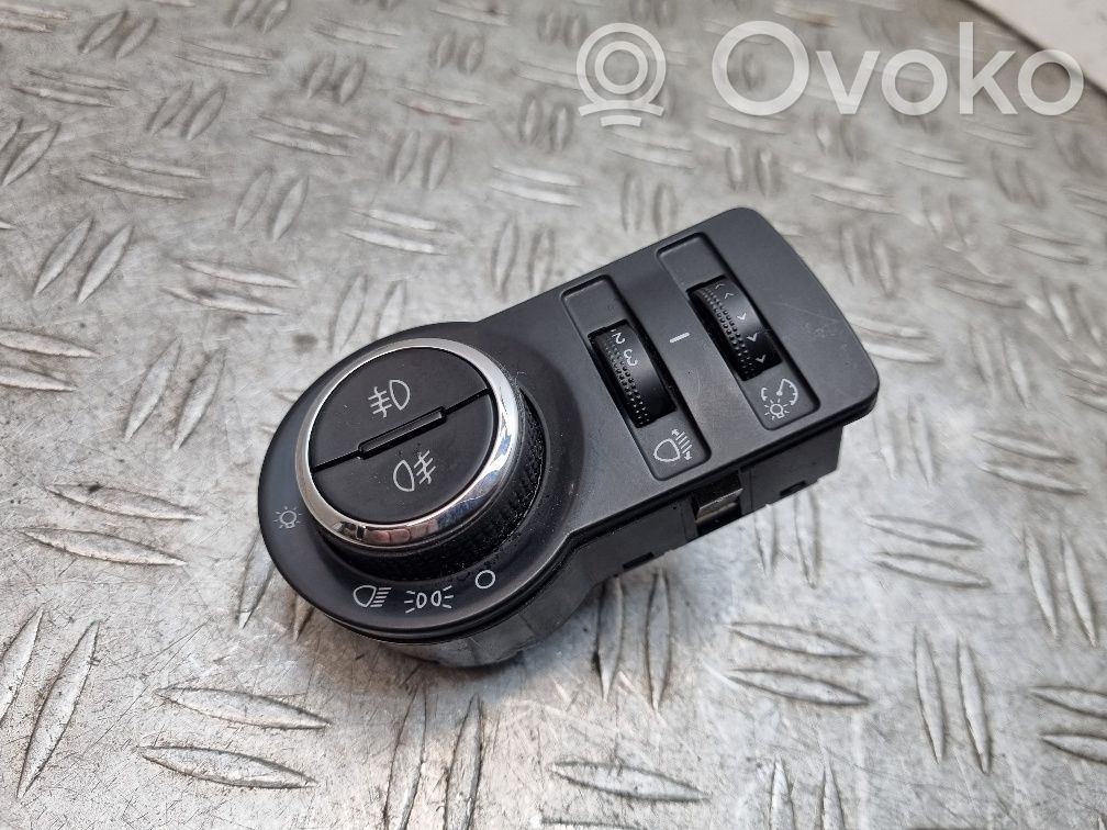 Opel Astra J Light switch 