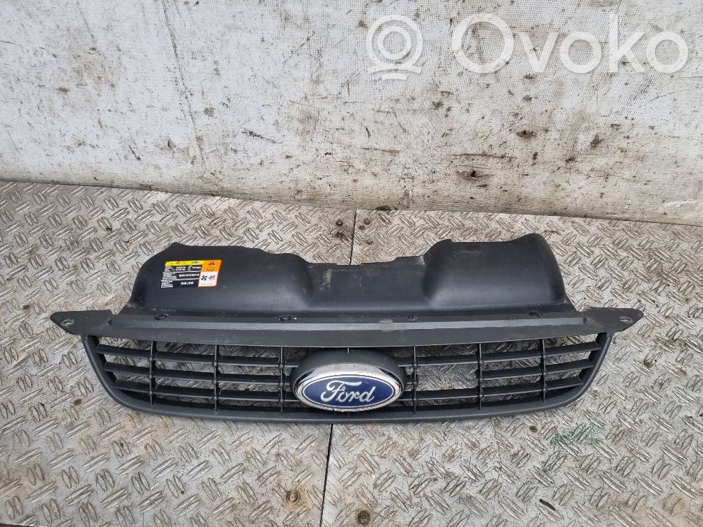 Ford Focus Front bumper upper radiator grill 
