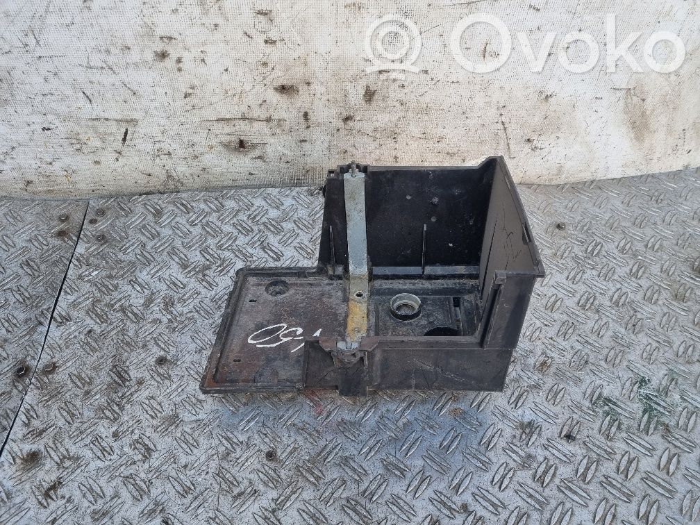 Volvo V50 Battery tray 