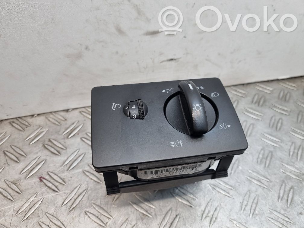Ford Focus Light switch 
