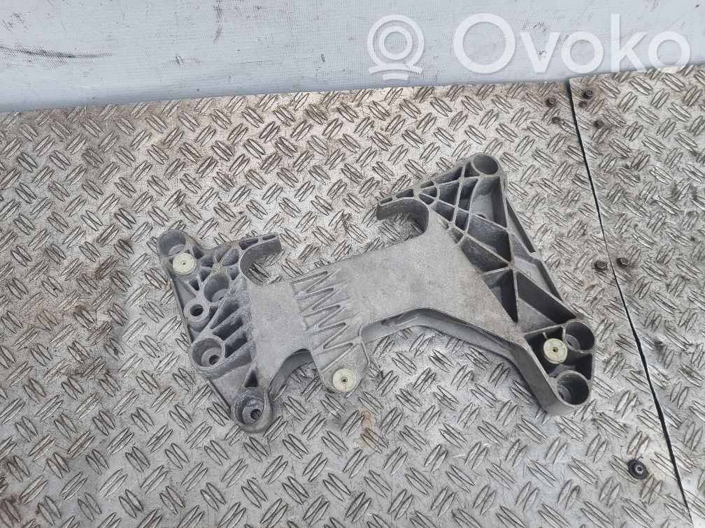 Engine mount bracket   22326863777,6863777,6796017,19044510,22326796017