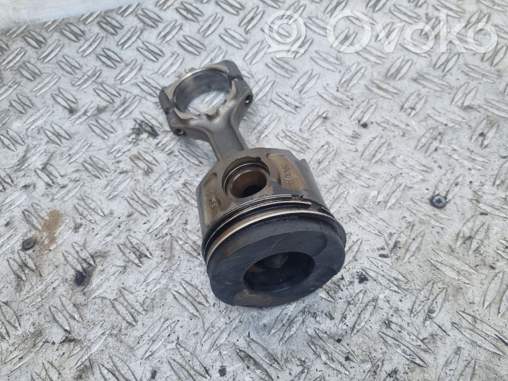 Opel Insignia A Piston with connecting rod 