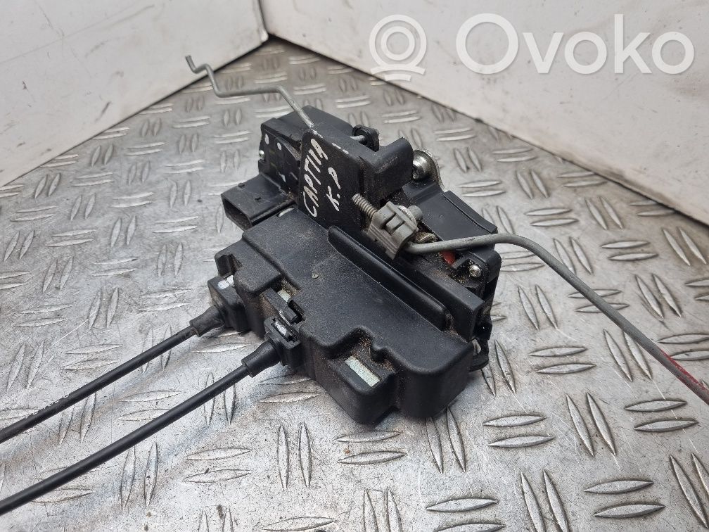 Chevrolet Captiva Front door lock 