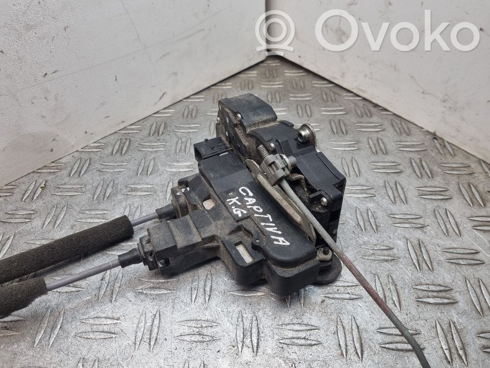 Chevrolet Captiva Rear door lock 