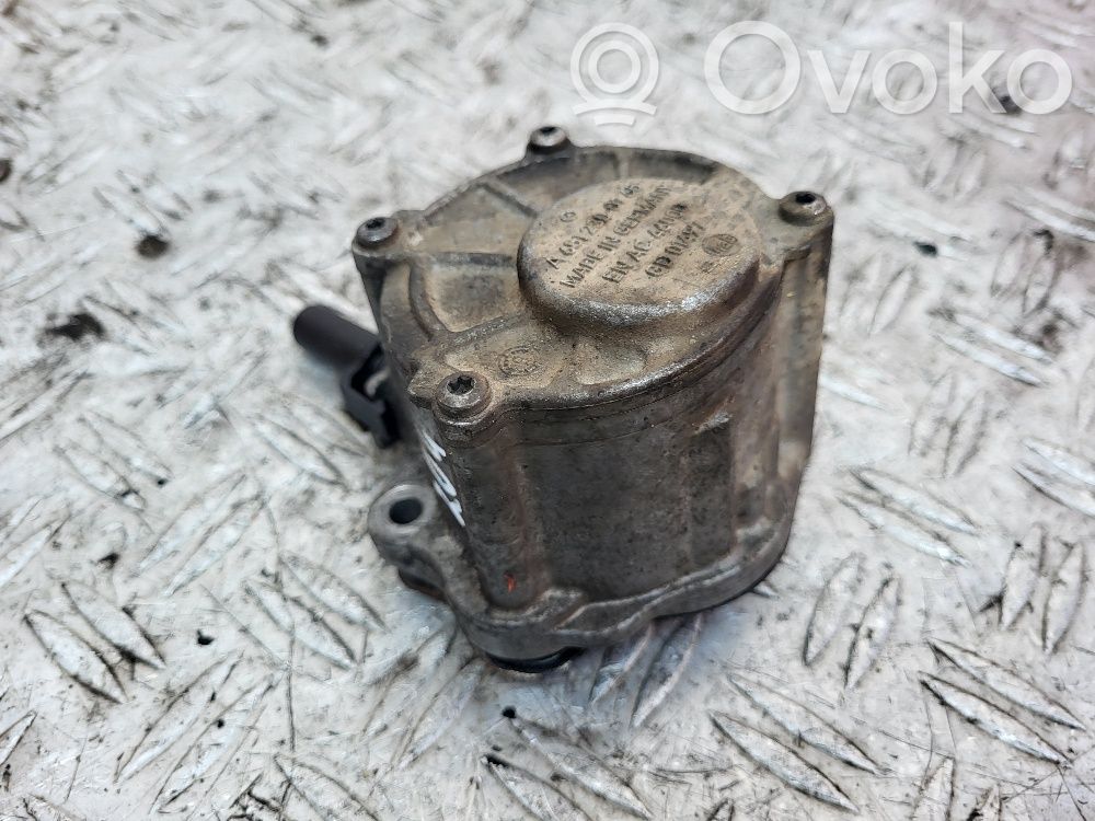 Mercedes-Benz C W204 Vacuum pump 