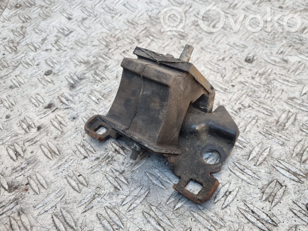 Nissan Pathfinder R51 Engine mount bracket 