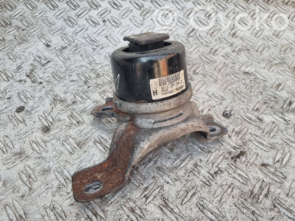 Volvo V60 Engine mount bracket 
