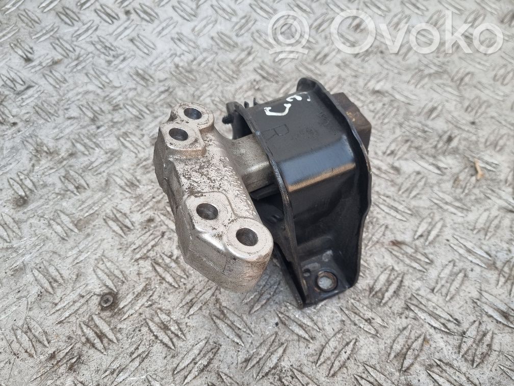 Citroen C3 Engine mount bracket 