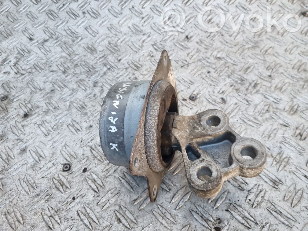 Opel Insignia A Engine mount bracket 