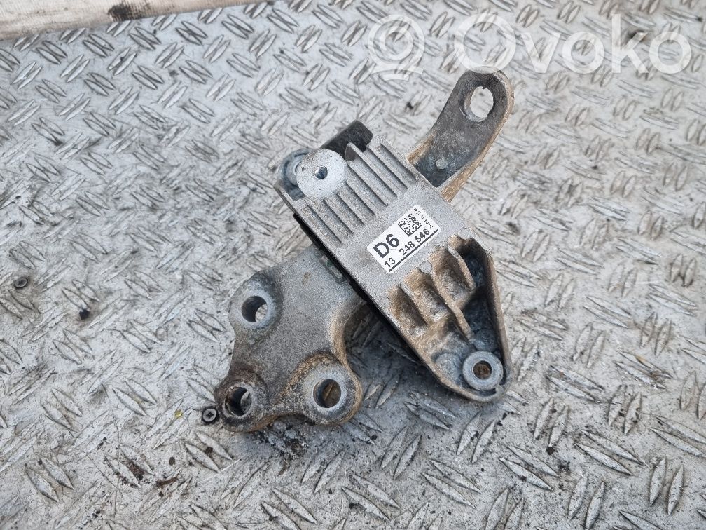 Opel Astra J Engine mount bracket 