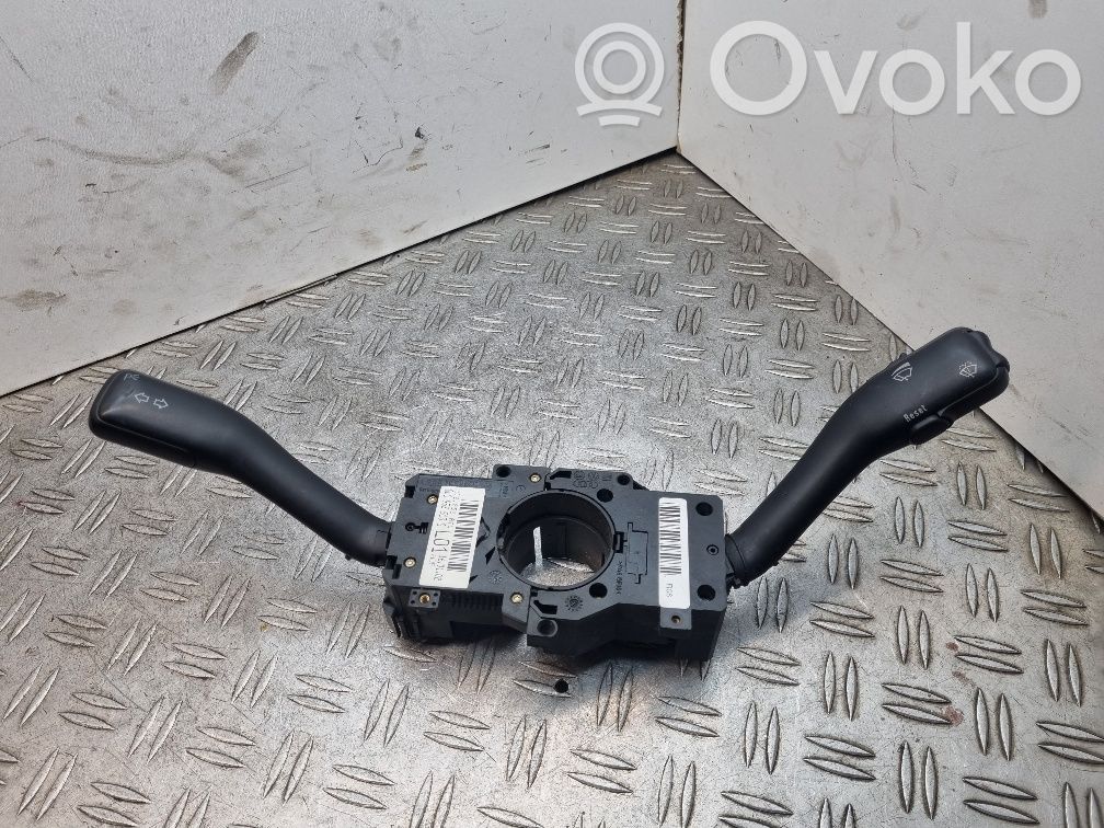Seat Toledo II (1M) Wiper turn signal indicator stalk/switch 