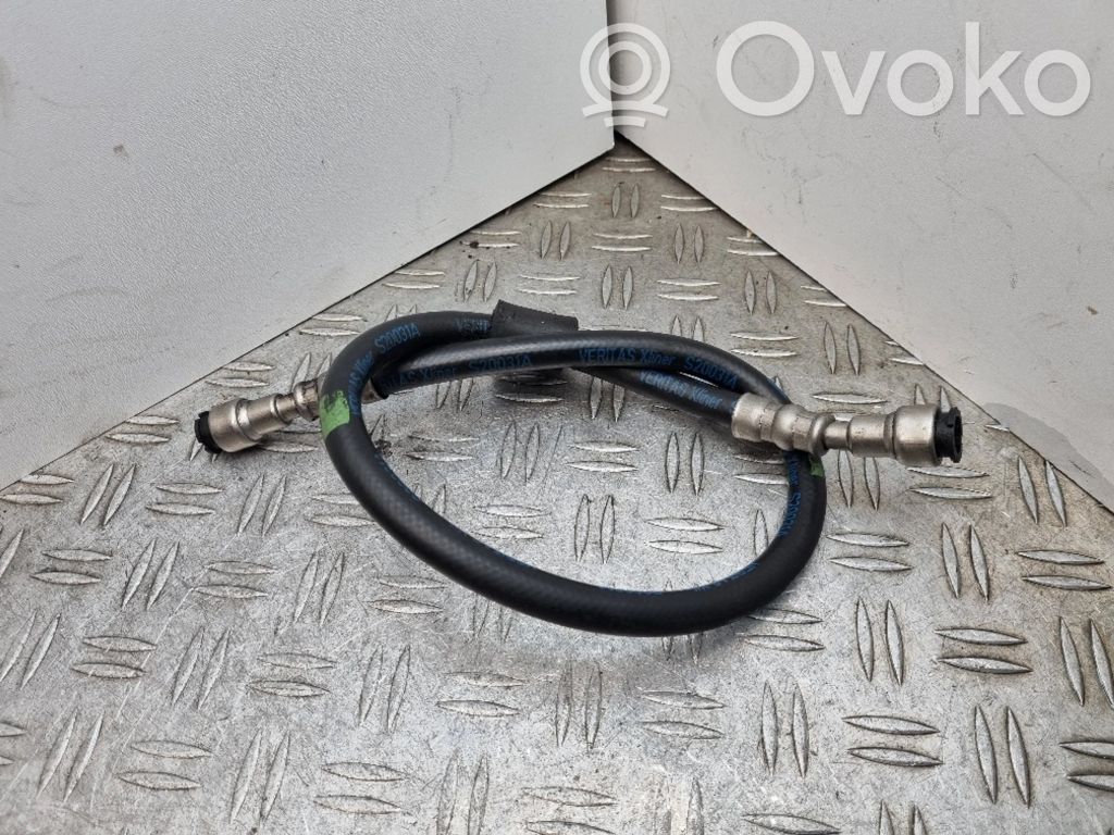 BMW 3 E90 E91 Fuel line pipe 