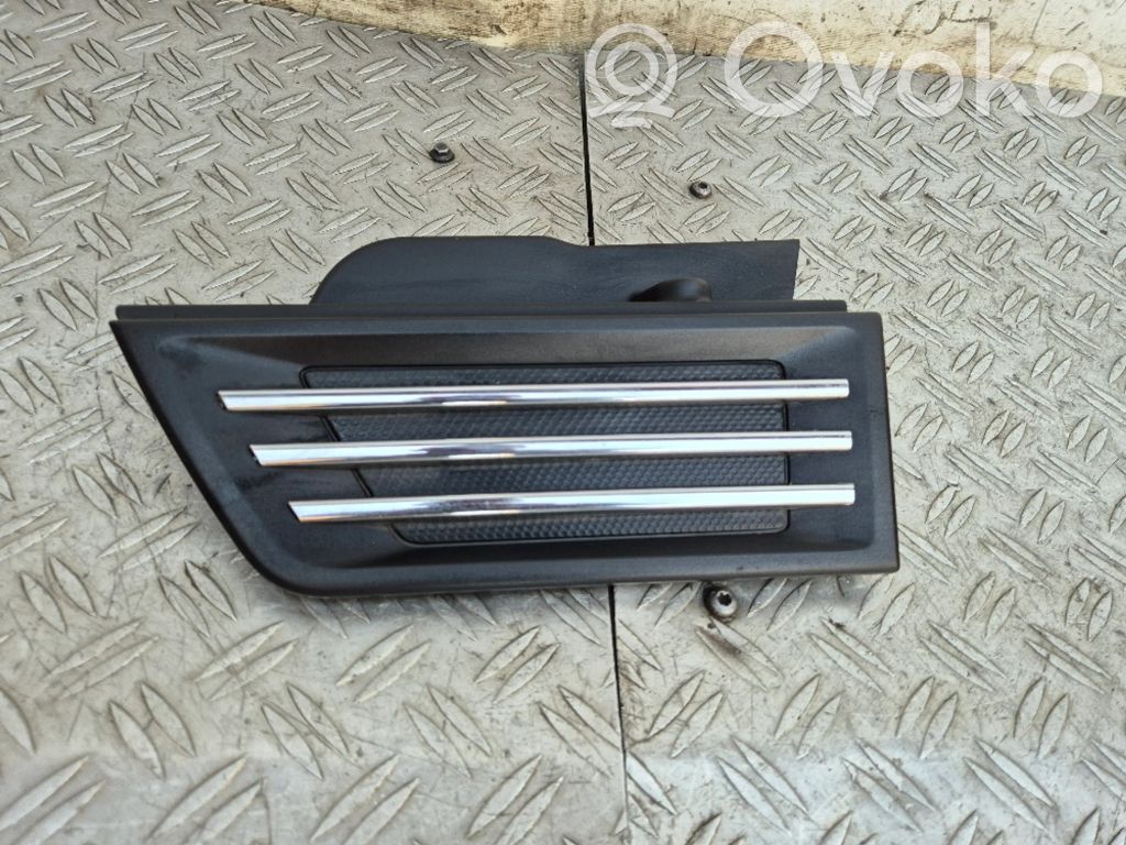 Dodge Nitro Fender grill 