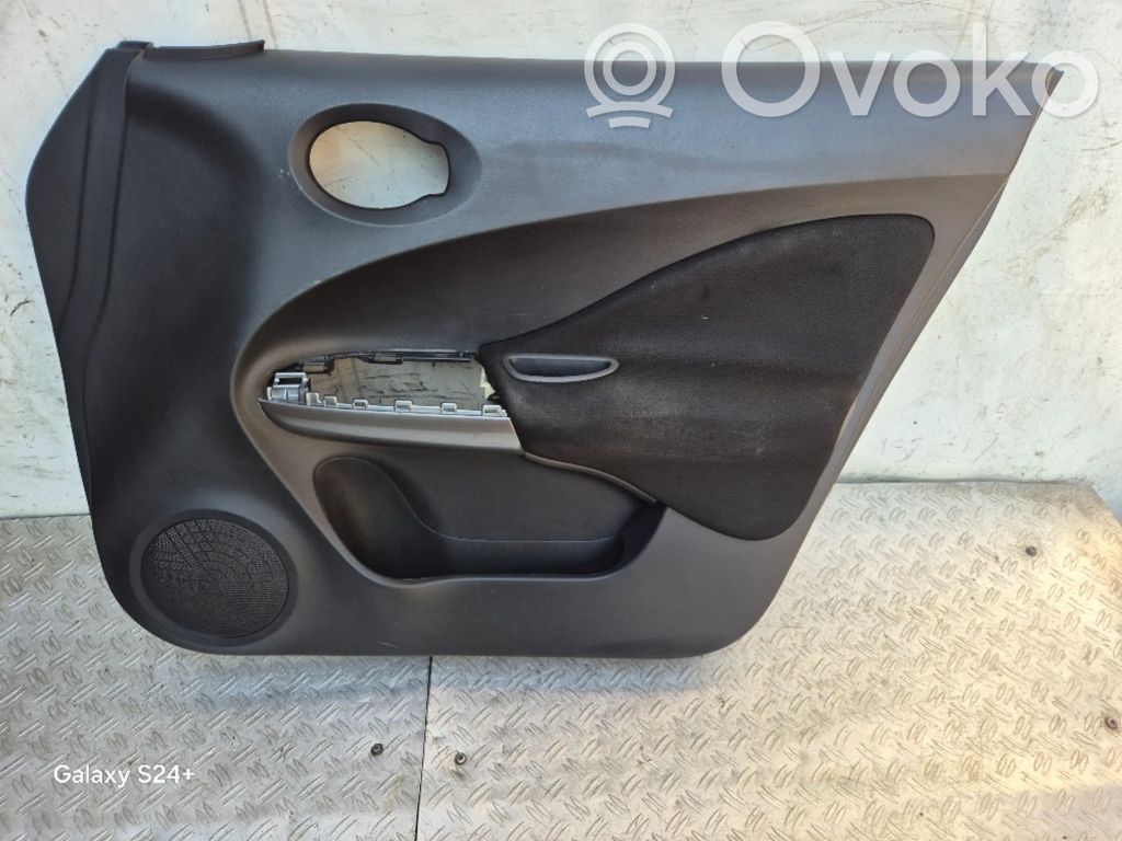 Nissan Juke I F15 Rivestimento del pannello della portiera anteriore 
