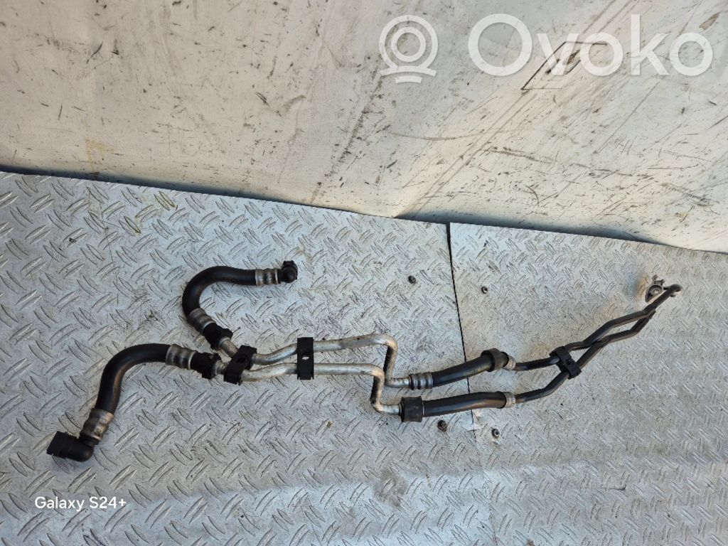 BMW 7 F01 F02 F03 F04 Pārnesumkārbas eļļas dzesētāja caurulīte (-es) / šļūtene (-es) 