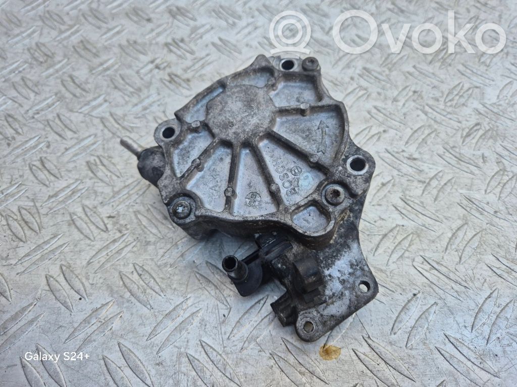 Land Rover Freelander 2 - LR2 Vacuum pump 