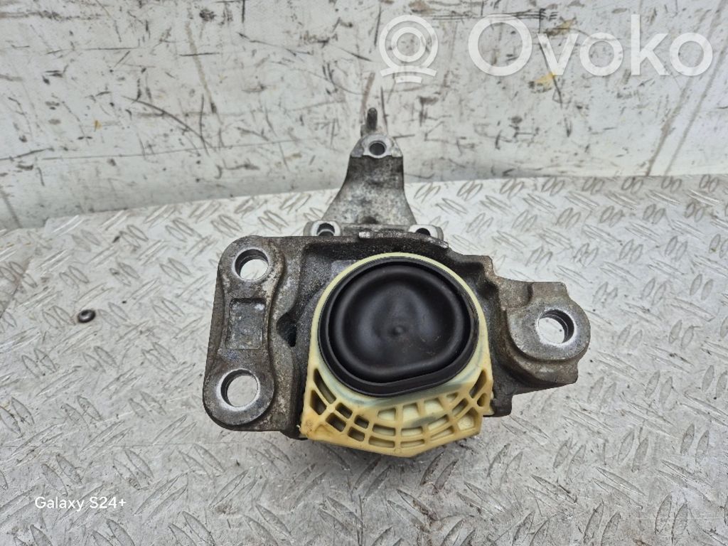 Renault Megane III Engine mount bracket 