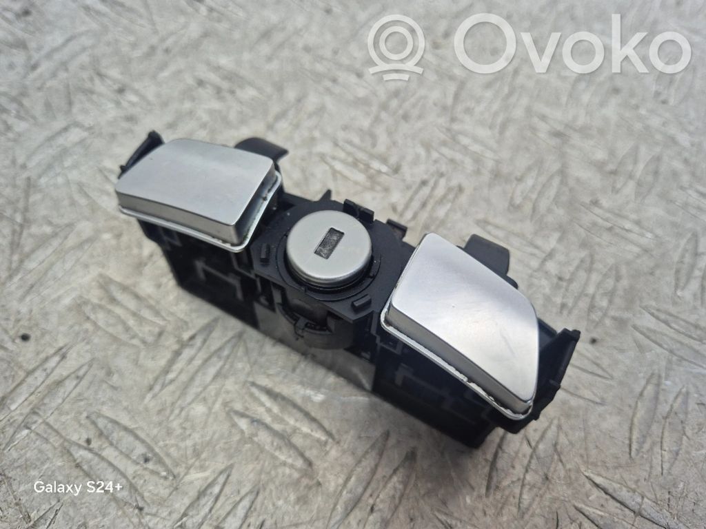 BMW 7 F01 F02 F03 F04 Elkoņa balsta slēdzene 