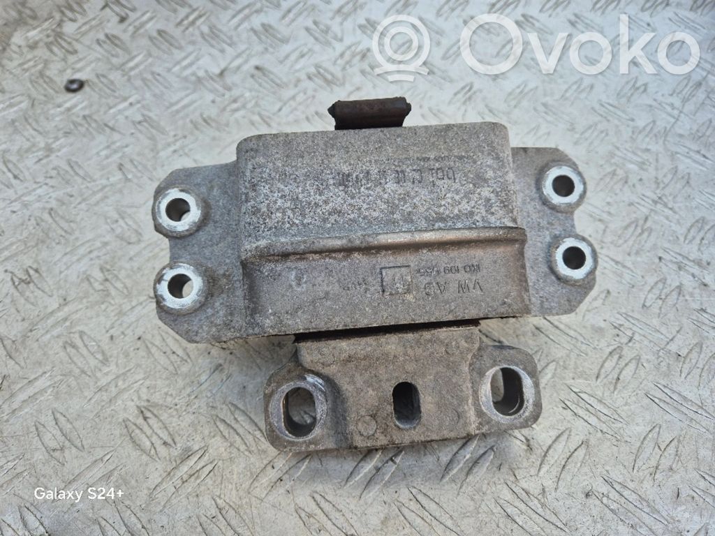 Skoda Octavia Mk2 (1Z) Engine mount bracket 