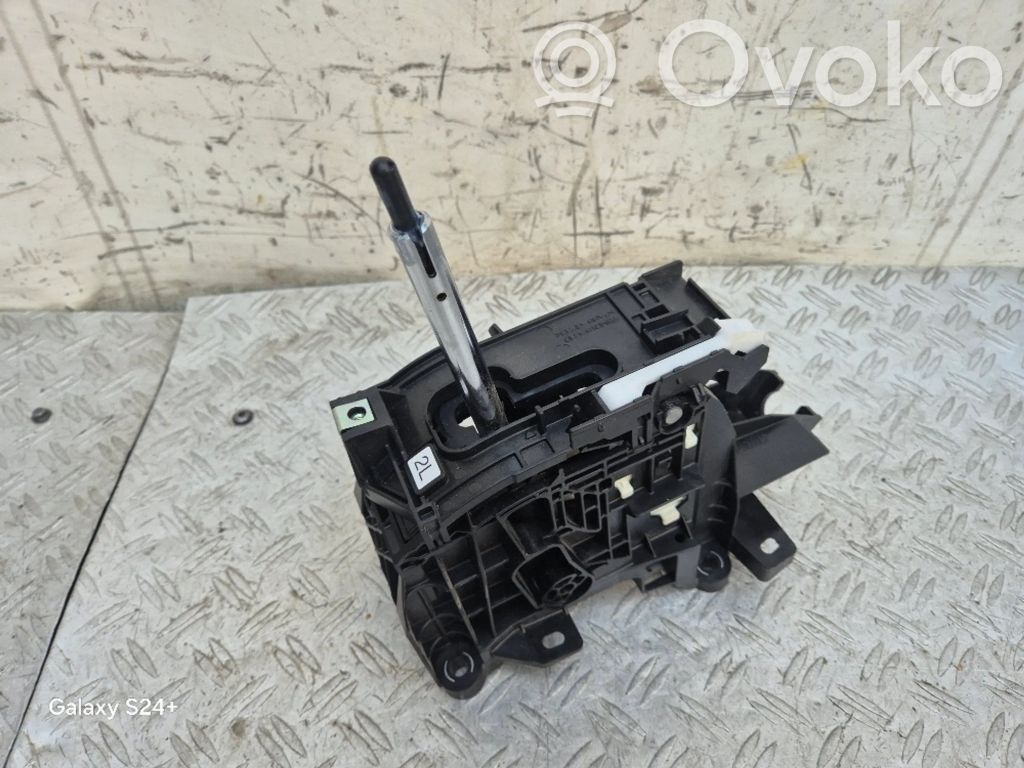 Toyota RAV 4 (XA50) Gear shifter/selector 