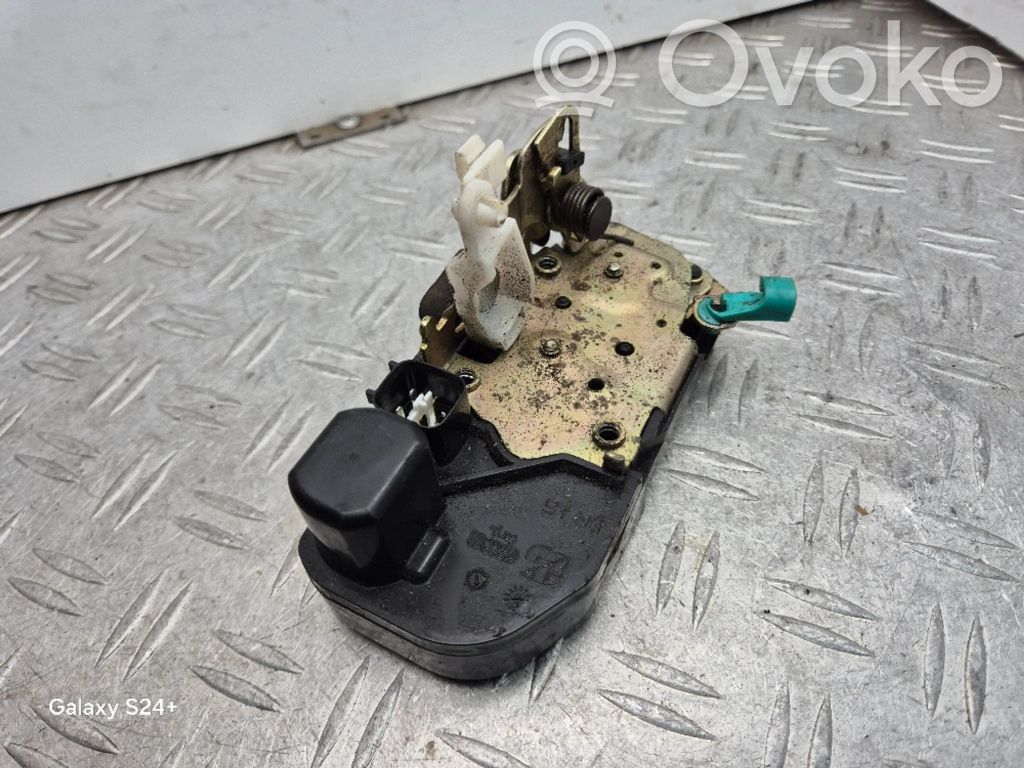 Chrysler 300 - 300C Front door lock 