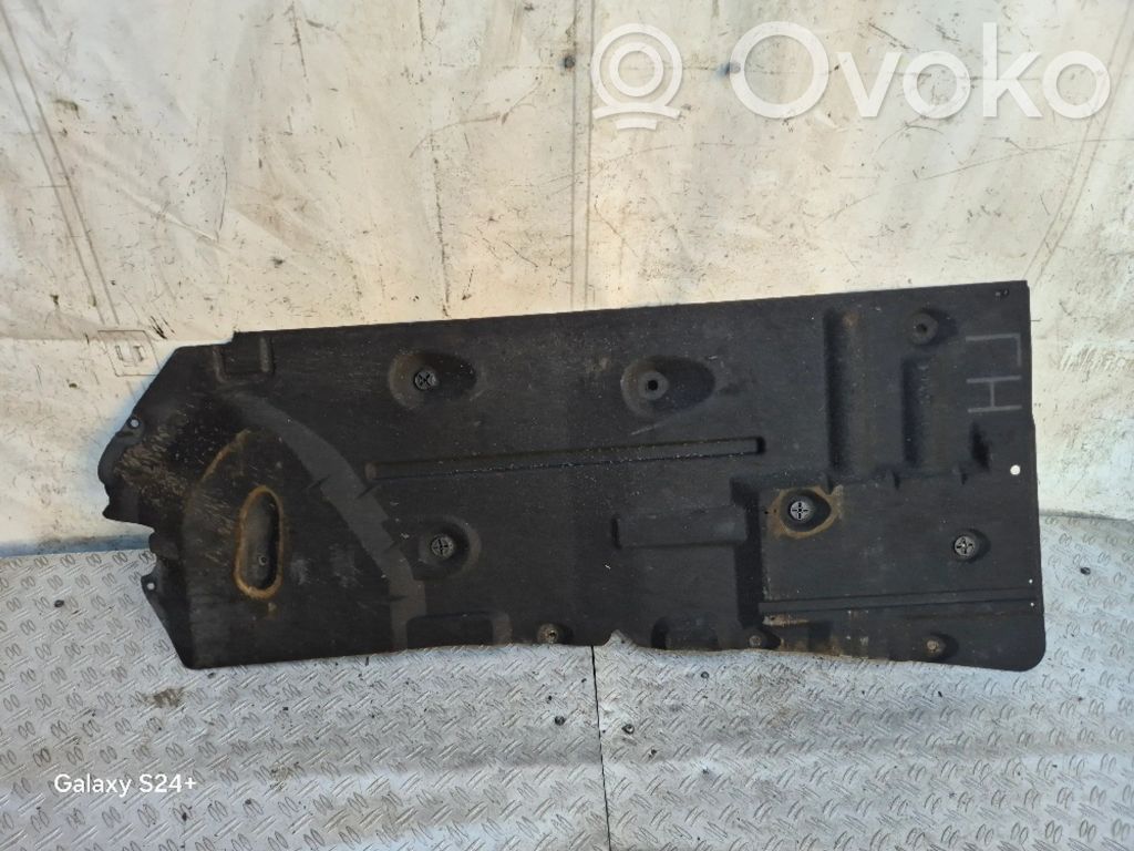 Ford Focus Center/middle under tray cover 