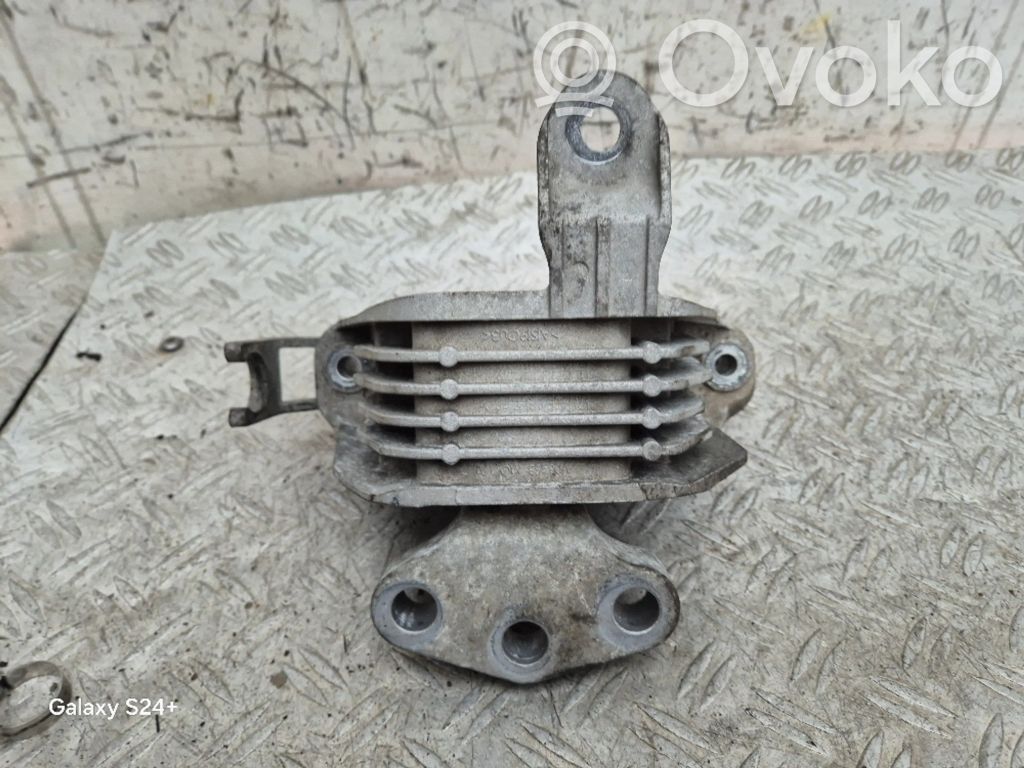 Opel Astra J Engine mount bracket 
