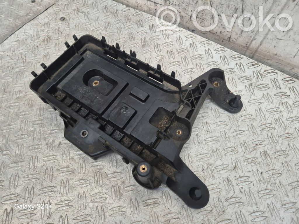 Półka akumulatora   1K0915333D,1K0915325A