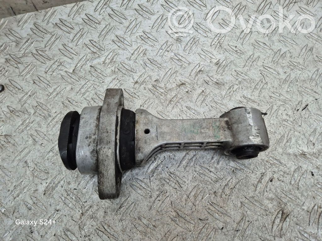 KIA Rio Engine mount bracket 