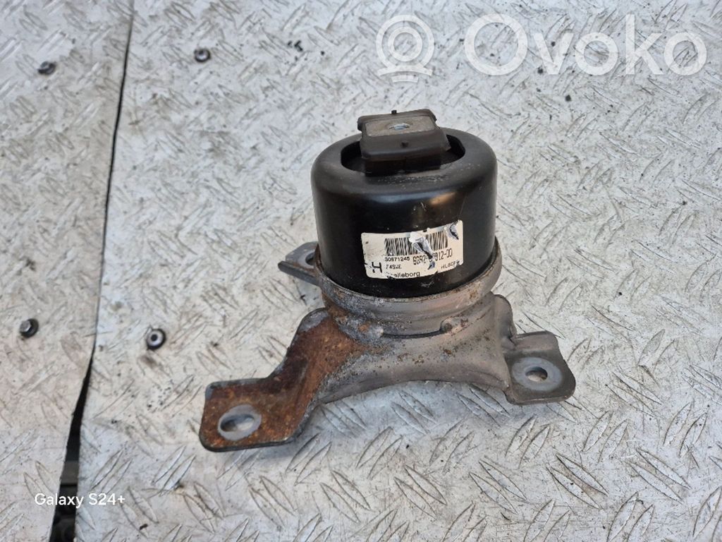 Volvo XC60 Engine mount bracket 