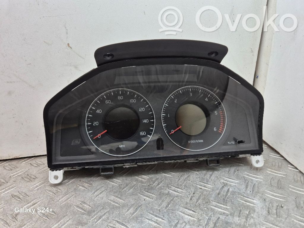 Volvo XC60 Licznik / Prędkościomierz 