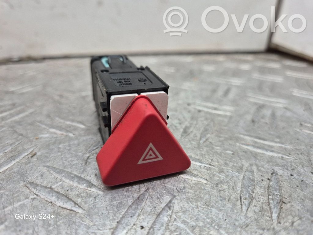 Volkswagen Golf Plus Hazard light switch 