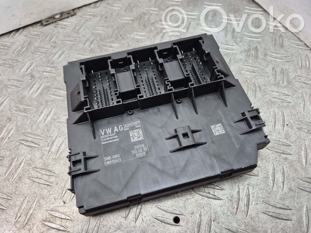 Volkswagen PASSAT B7 Comfort/convenience module 