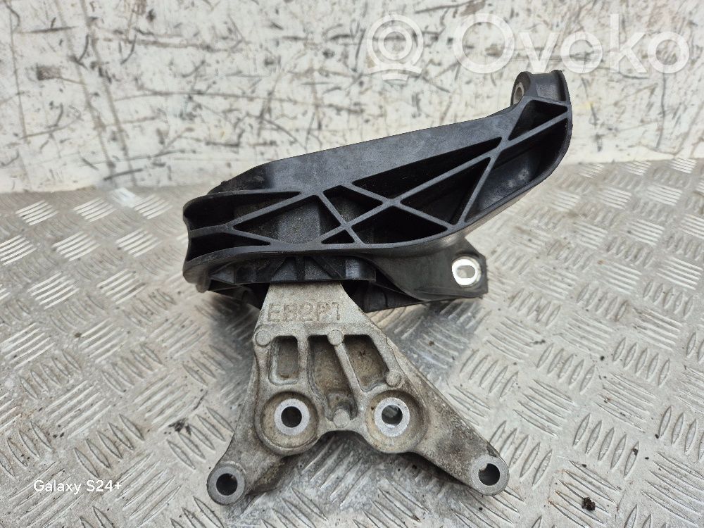 Peugeot 308 Engine mount bracket 
