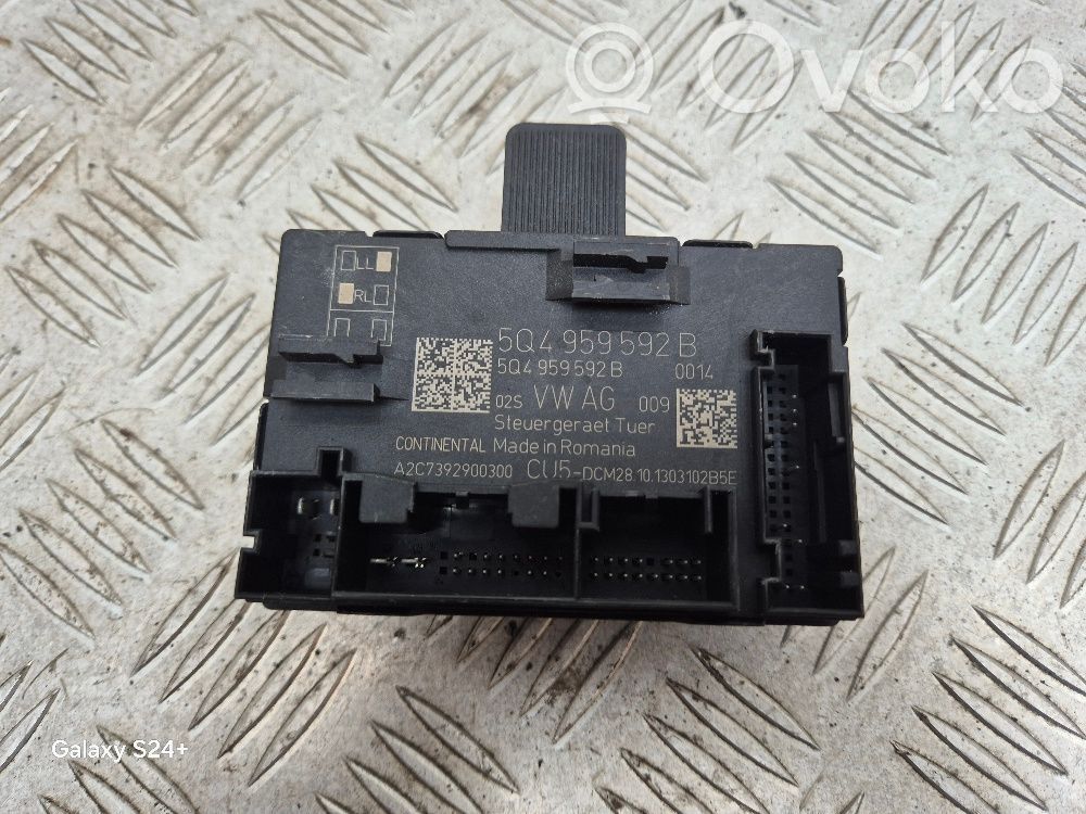 Volkswagen Golf VII Door control unit/module 