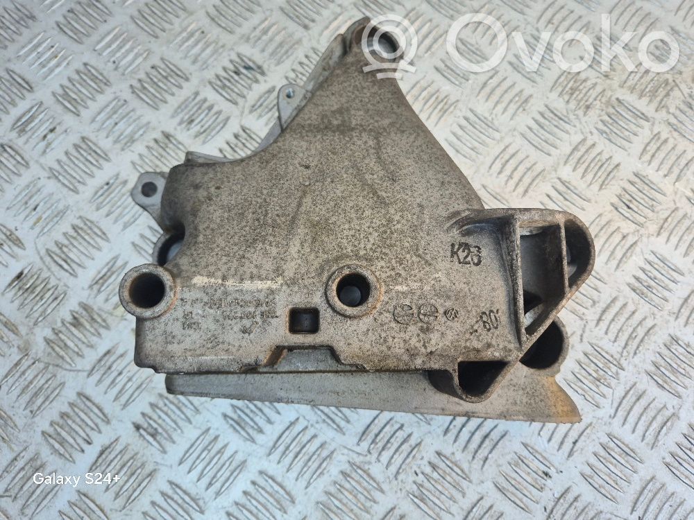 Engine mounting bracket   05E199275