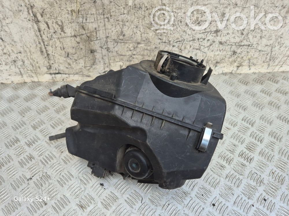 Audi A6 S6 C6 4F Air filter box 