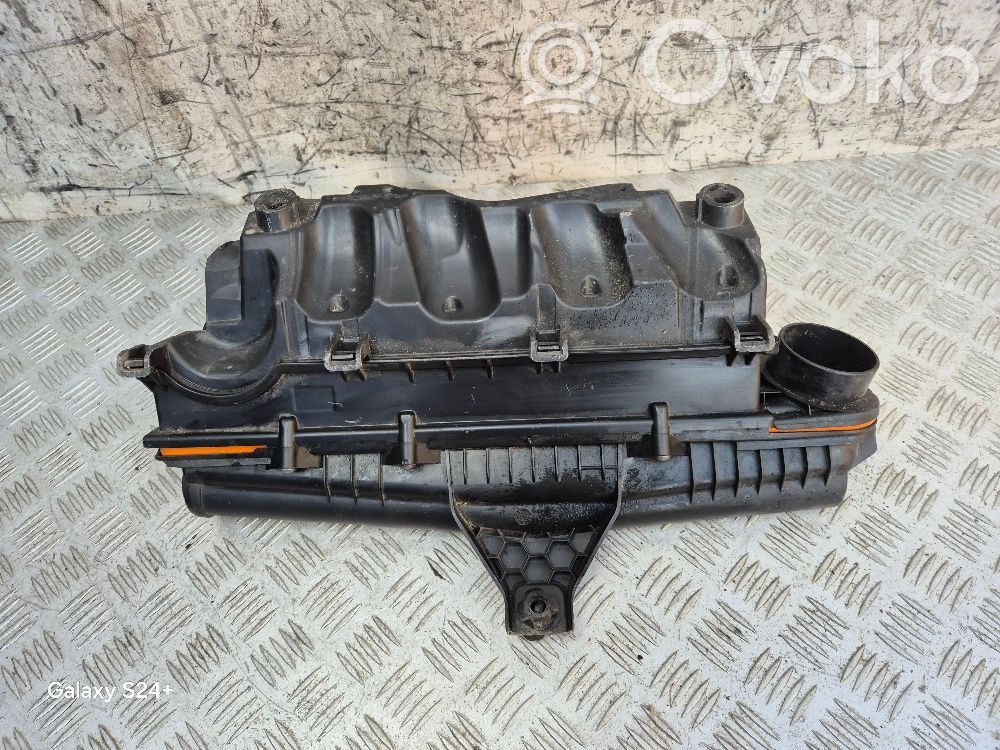 Peugeot 308 Air filter box 