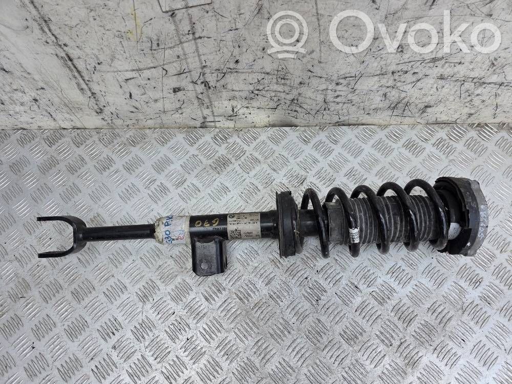 BMW 5 G30 G31 G38 Front shock absorber with coil spring 