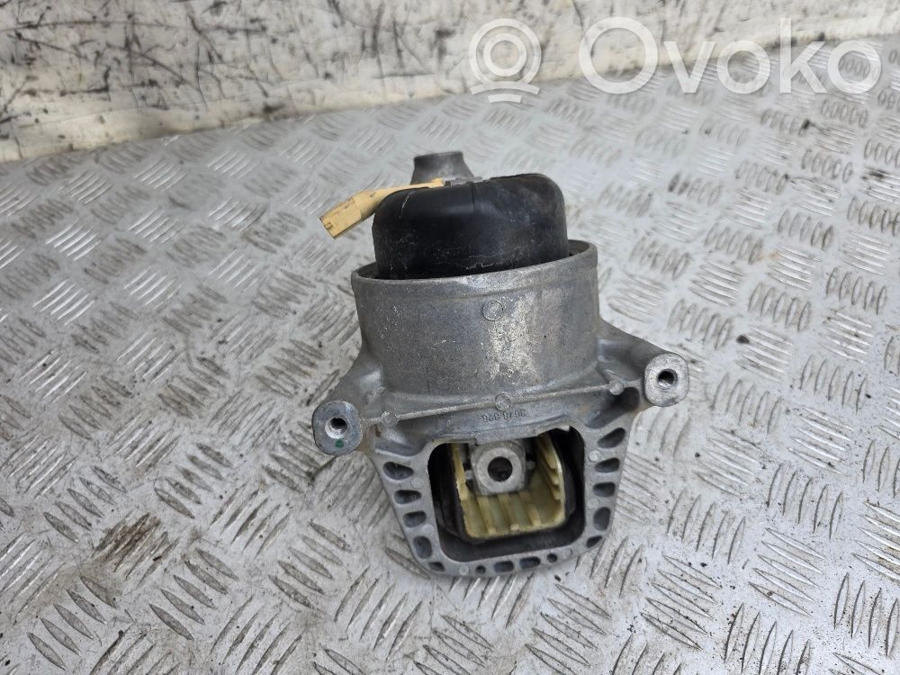 Audi A4 S4 B9 Engine mount bracket 