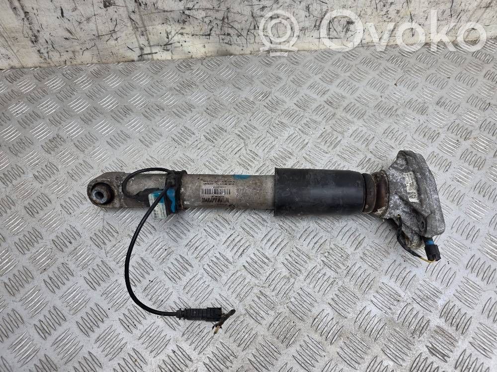 BMW 4 F32 F33 Aizmugurē amortizators 