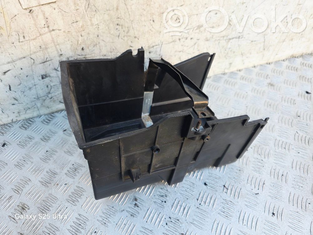 Ford Kuga I Battery tray 