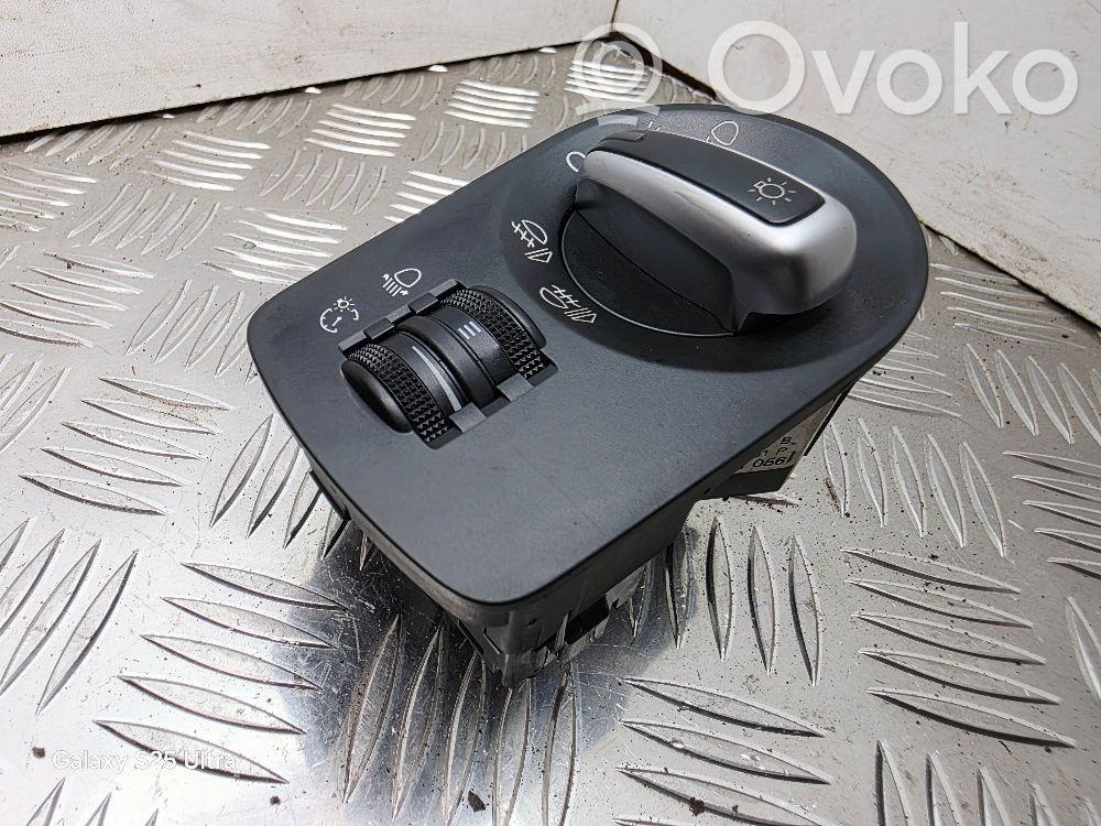 Audi A1 Light switch 