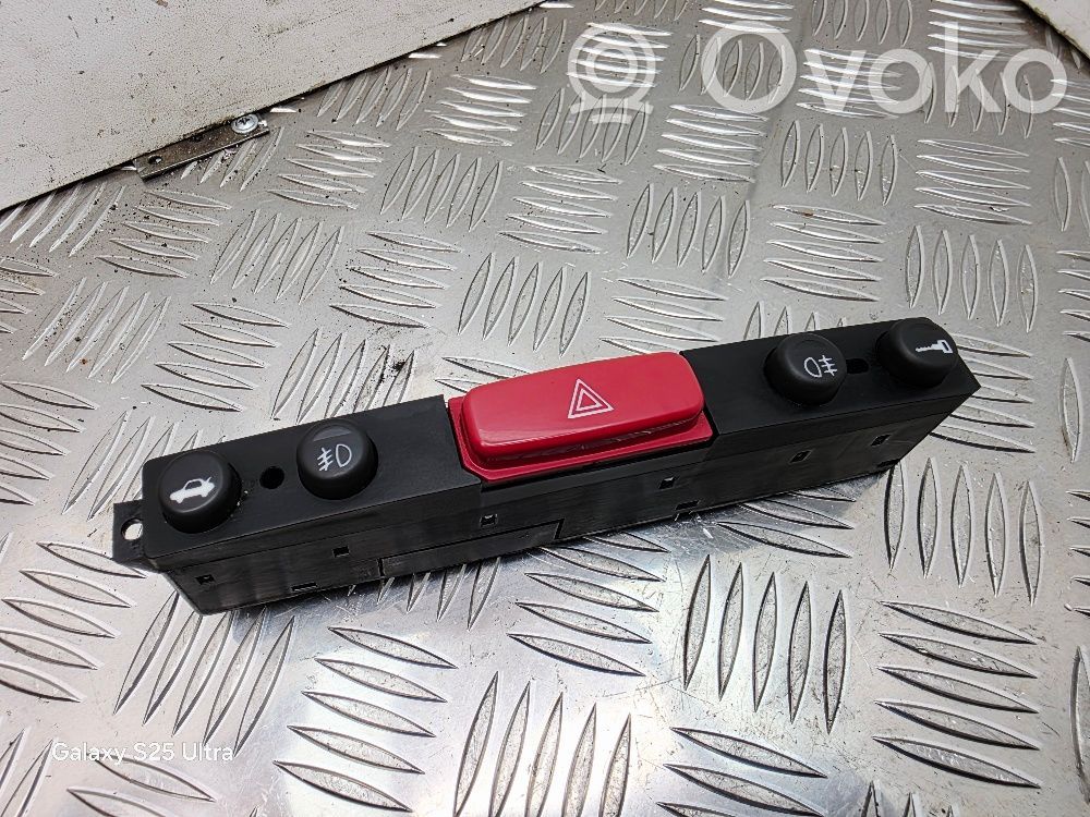 Alfa Romeo GT Hazard light switch 